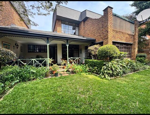 4 BEDROOM TOWNHOUSE FOR SALE IN BROOKLYN